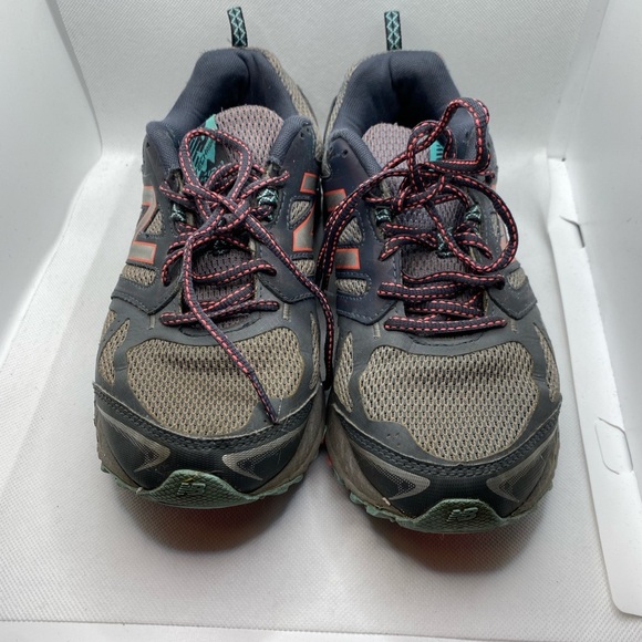 New Balance shoes size 8.5 - Picture 2 of 6